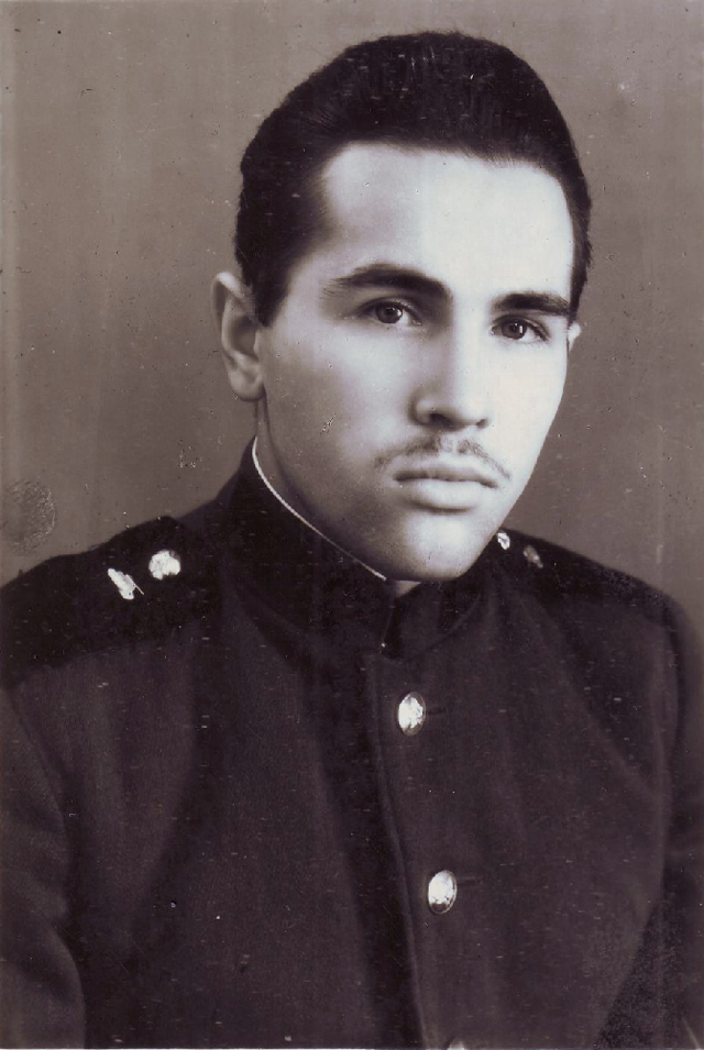Юрий Козлов в армии, житель квартиры № 6. 1960 год
