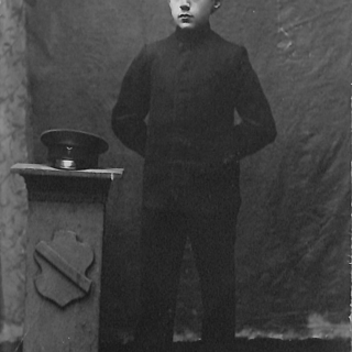 Фотография. Стонов Дмитрий Миронович — воспитанник Брест-Литовского Коммерческого училища. 1910‒1914 гг.