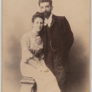 Фотография. Чимишкиан Артемий Сергеевич и Софья Карловна. 1902 г.