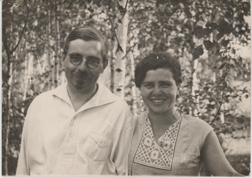 Фотография. Светлаевы Михаил Васильевич и Елена Афанасьевна. Лето 1938 г.