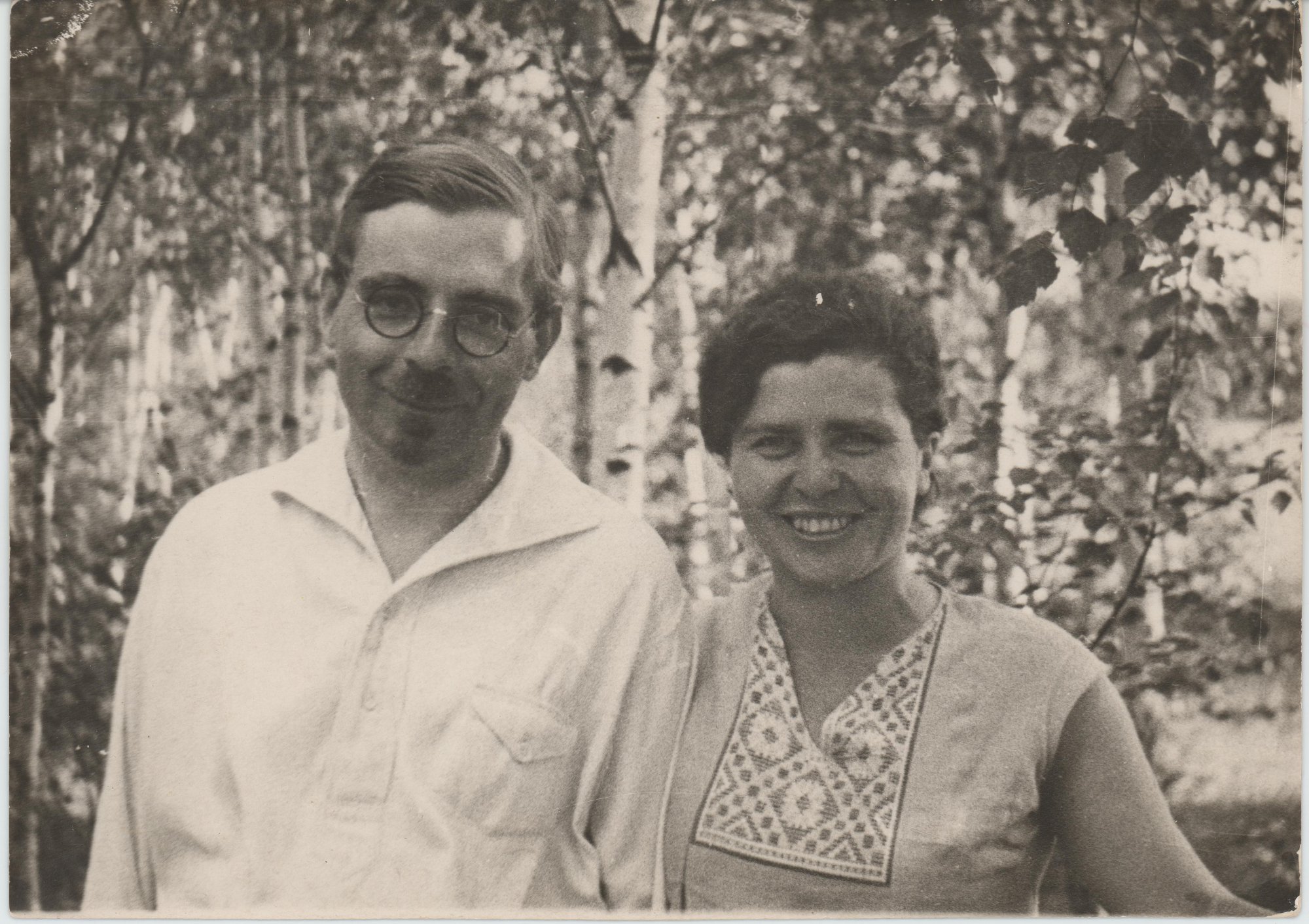 Фотография. Светлаевы Михаил Васильевич и Елена Афанасьевна. Лето 1938 г.