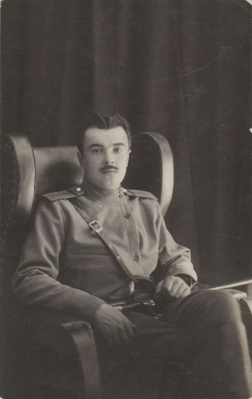 Фотография. «Дни Турбиных» (пьеса), Булгаков М.А. Поль Павел Николаевич в роли Алексея Турбина в спектакле по пьесе «Братья Турбины». 1920 г.