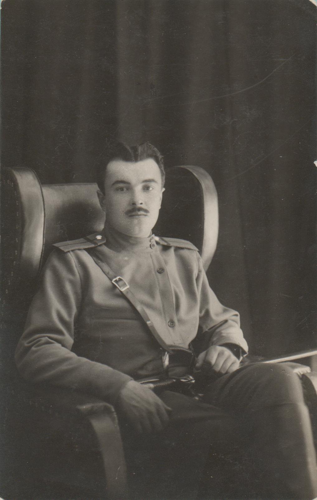 Фотография. «Дни Турбиных» (пьеса), Булгаков М.А. Поль Павел Николаевич в роли Алексея Турбина в спектакле по пьесе «Братья Турбины». 1920 г.
