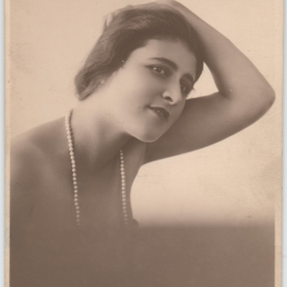 Фотография. Чимишкиан Марика Артемьевна. [1927 г.]