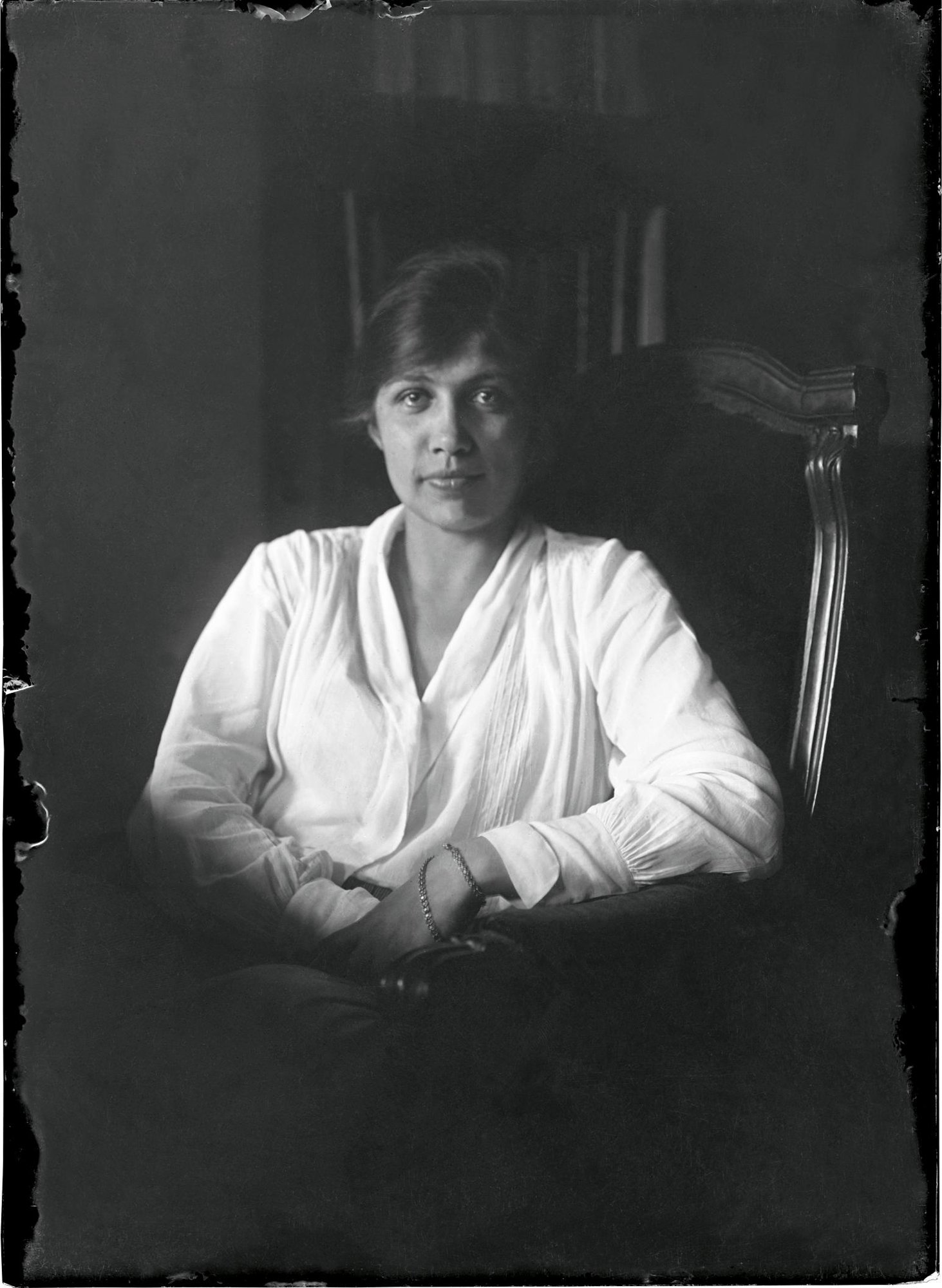 Фотопластинка. Ушакова Наталья Абрамовна. [Конец 1910-х гг.]