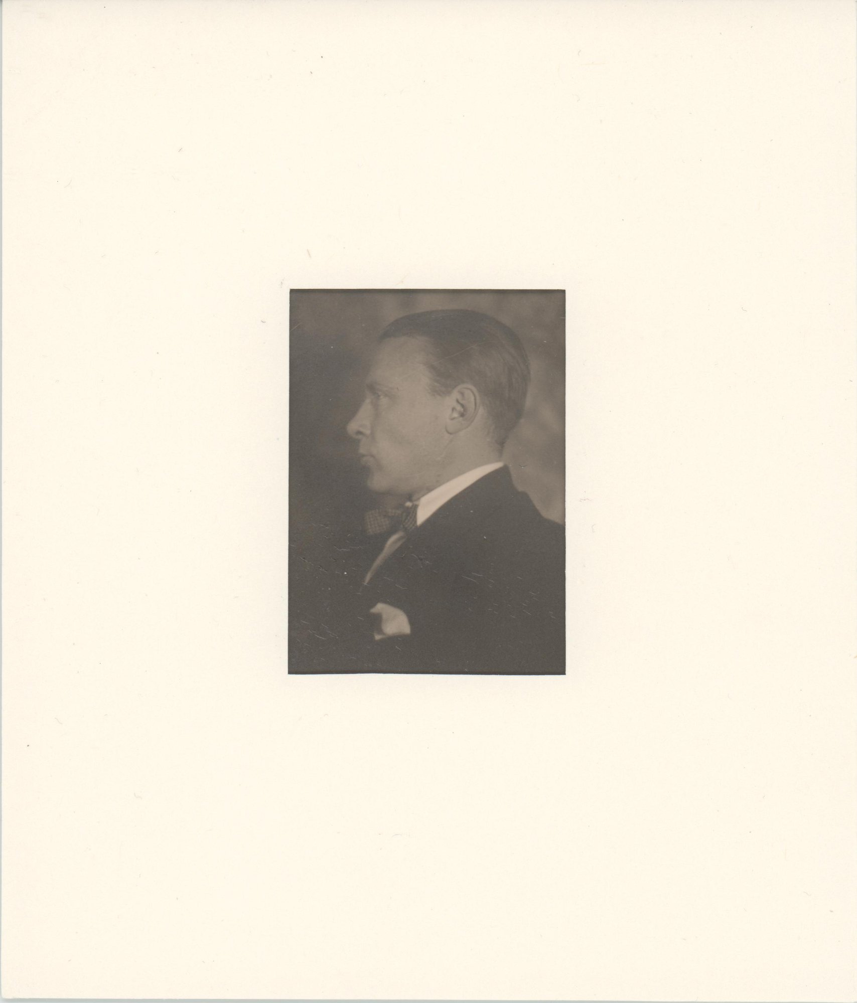 Фотография. Булгаков Михаил Афанасьевич. [Март 1928 г.]. Шапошников Б.В.