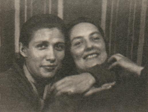Фотография. Белозерская-Булгакова Любовь Евгеньевна, Ушакова (Лямина) Наталия Абрамовна. 1928 г. Шапошников Б.В.