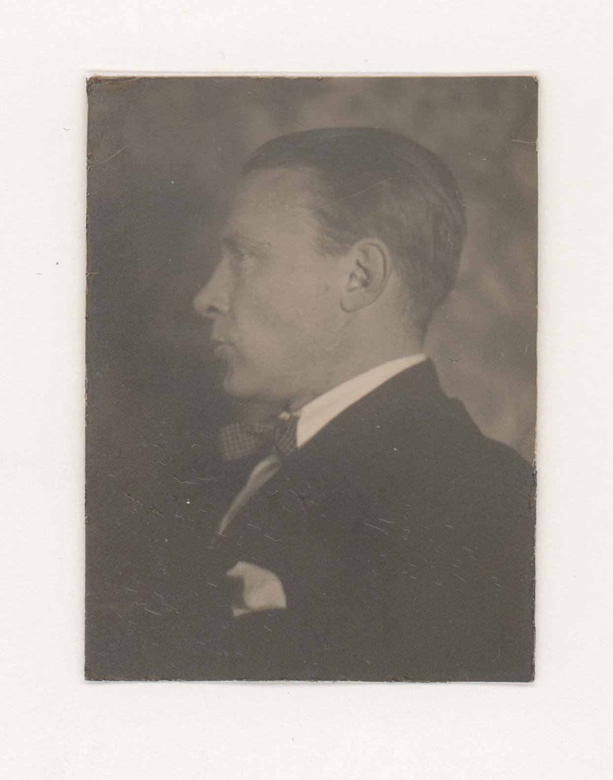 Фотография. Булгаков Михаил Афанасьевич. [Март 1928 г.]. Шапошников Б.В. (1860-1956) (Фотограф)
